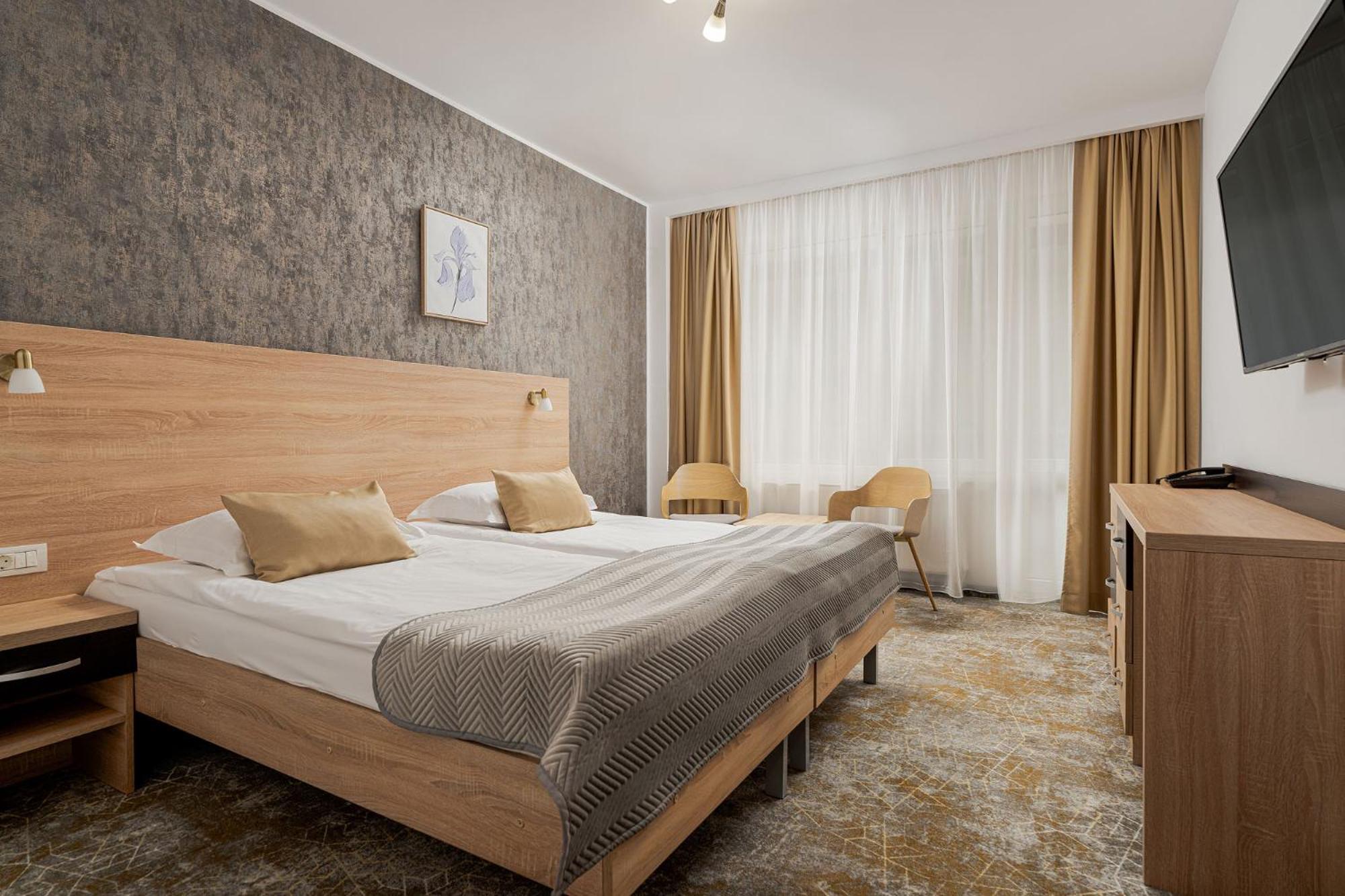 Complex Balnear Cozia Hotel Călimăneşti Exterior foto