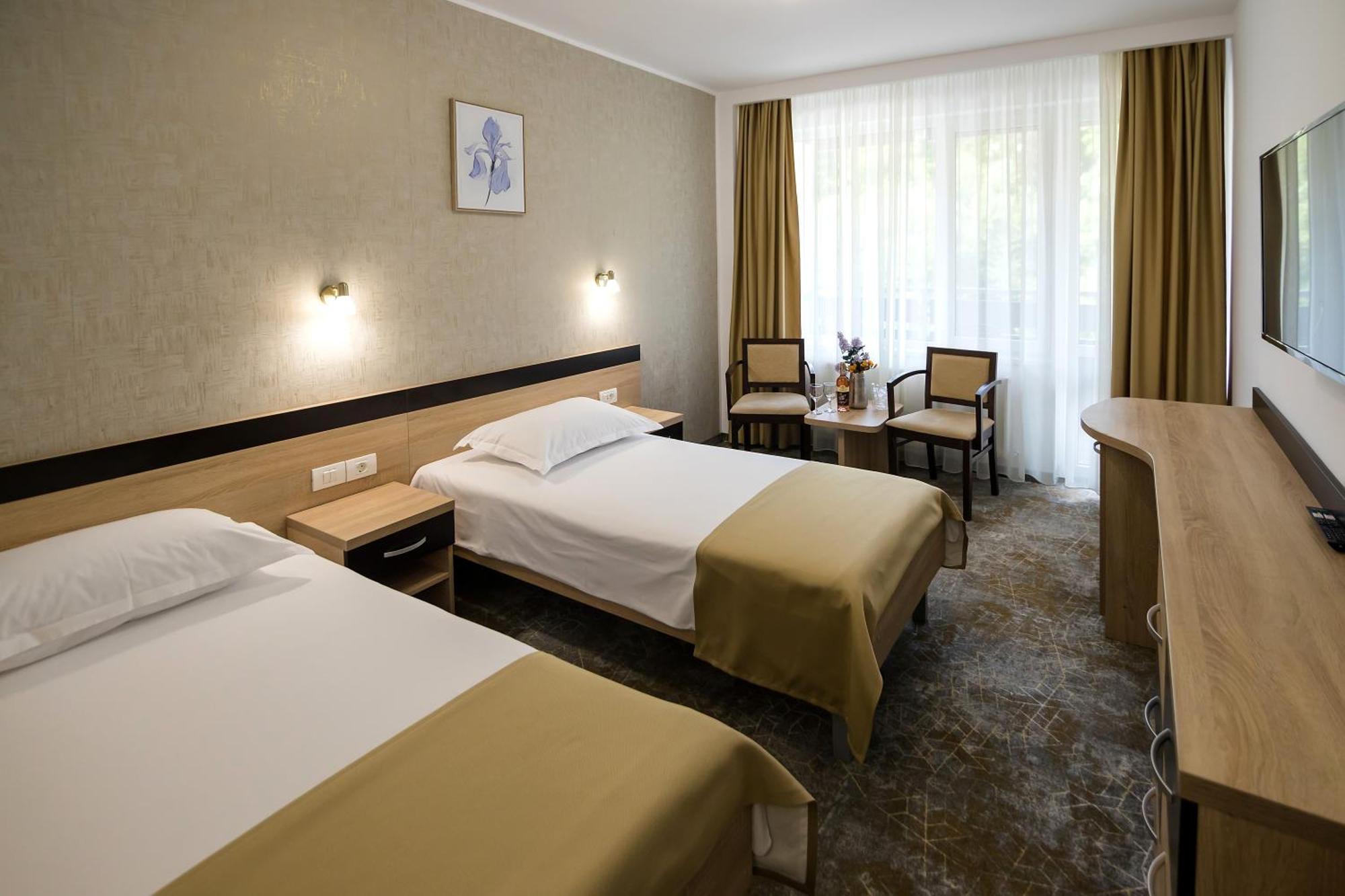 Complex Balnear Cozia Hotel Călimăneşti Exterior foto