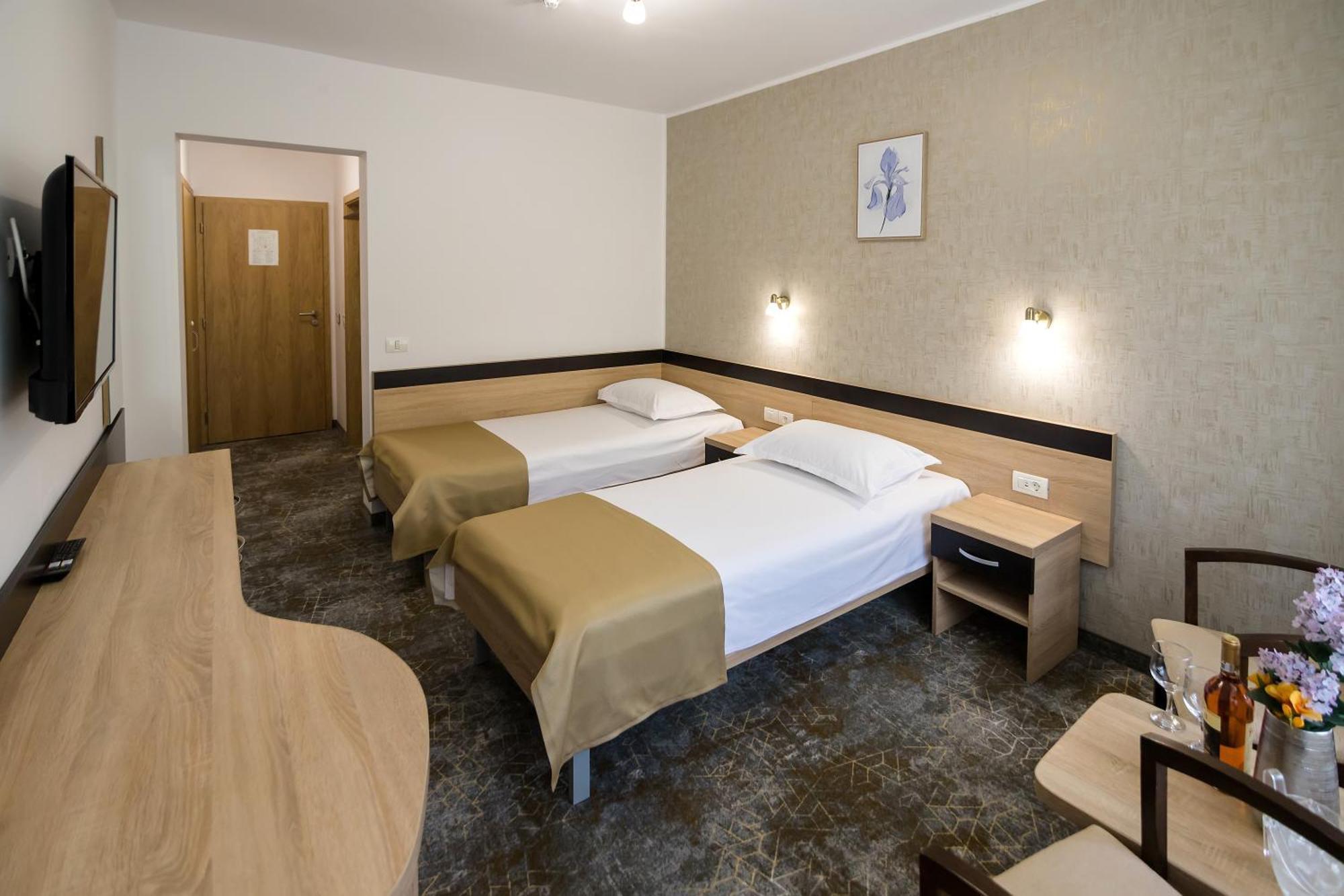 Complex Balnear Cozia Hotel Călimăneşti Exterior foto