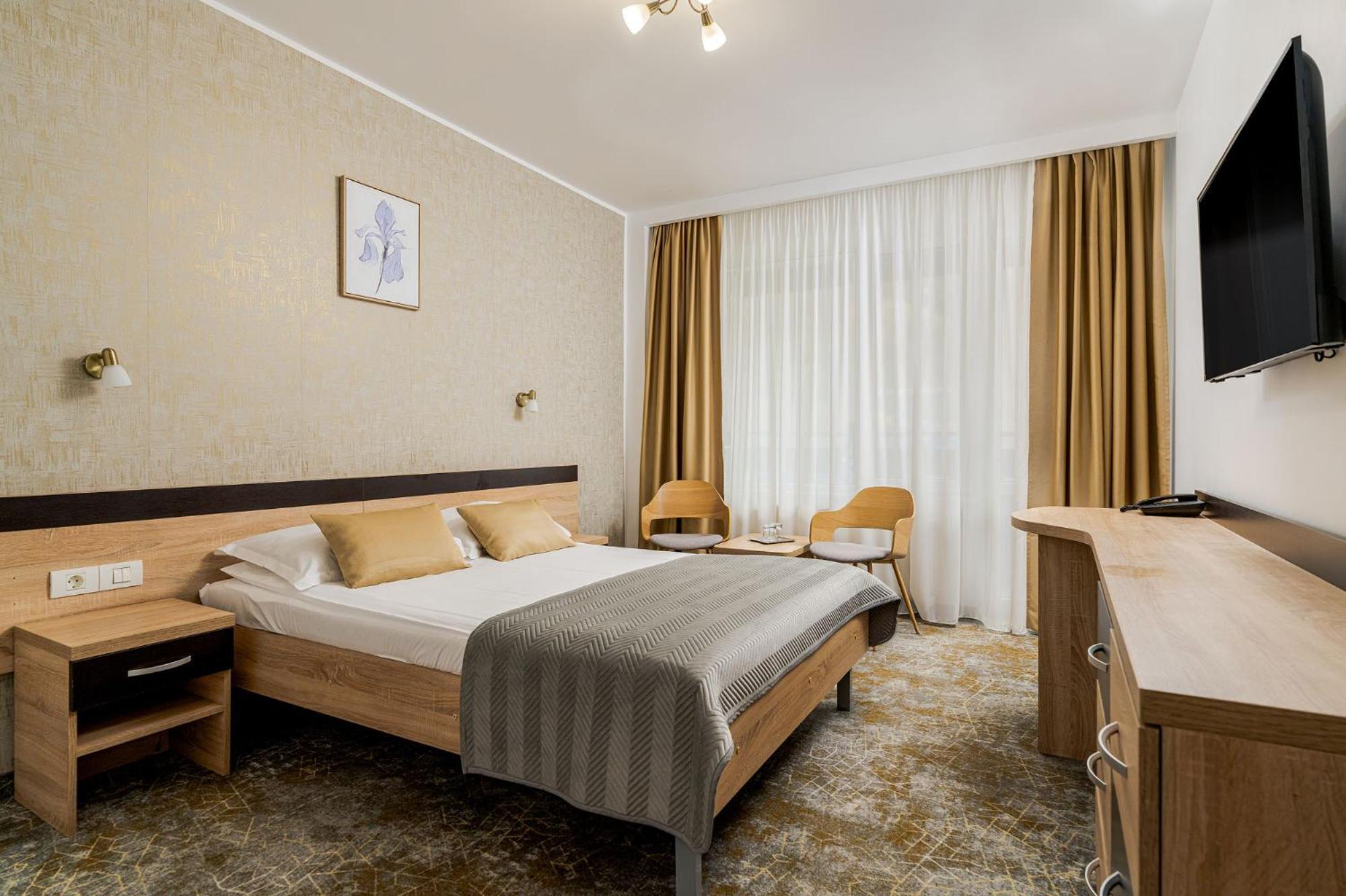 Complex Balnear Cozia Hotel Călimăneşti Exterior foto
