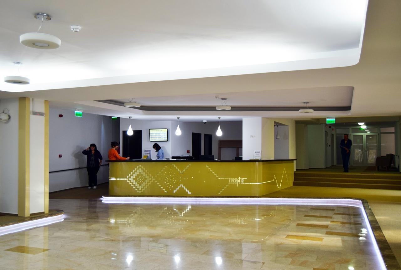 Complex Balnear Cozia Hotel Călimăneşti Exterior foto